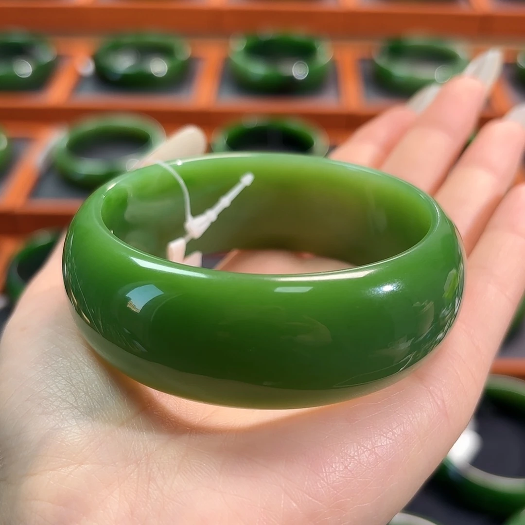 和田玉（碧玉）未镶嵌手镯粉绿大宽版