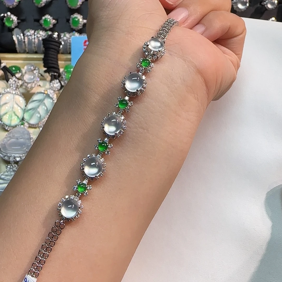 翡翠18K金镶嵌手链蛋面