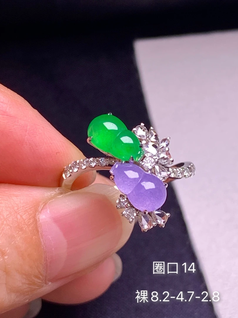 高冰双彩葫芦天然翡翠戒指 有种有色 品质一流 镶嵌精致