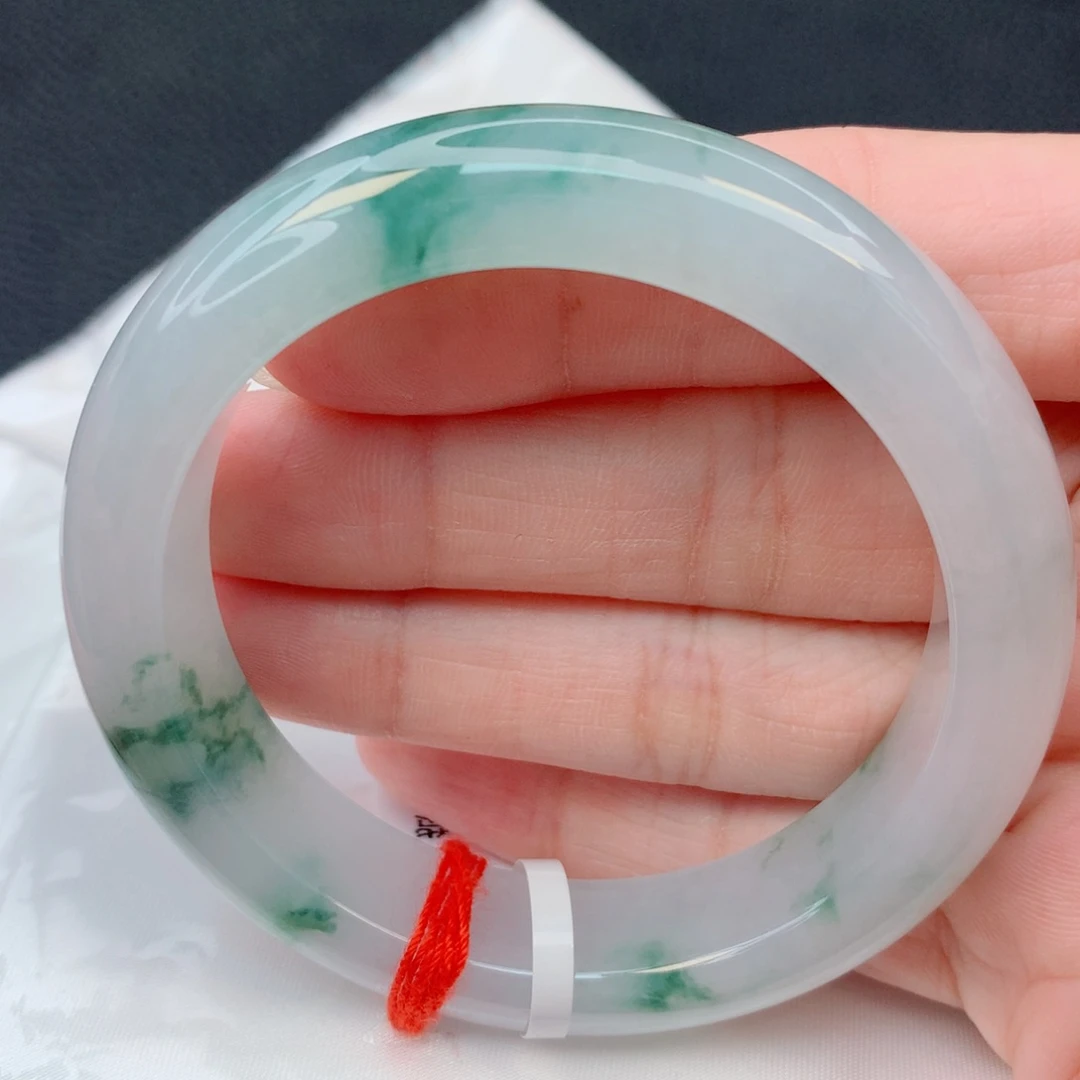 翡翠未镶嵌手镯53圈 糯冰飘绿花冰胶润