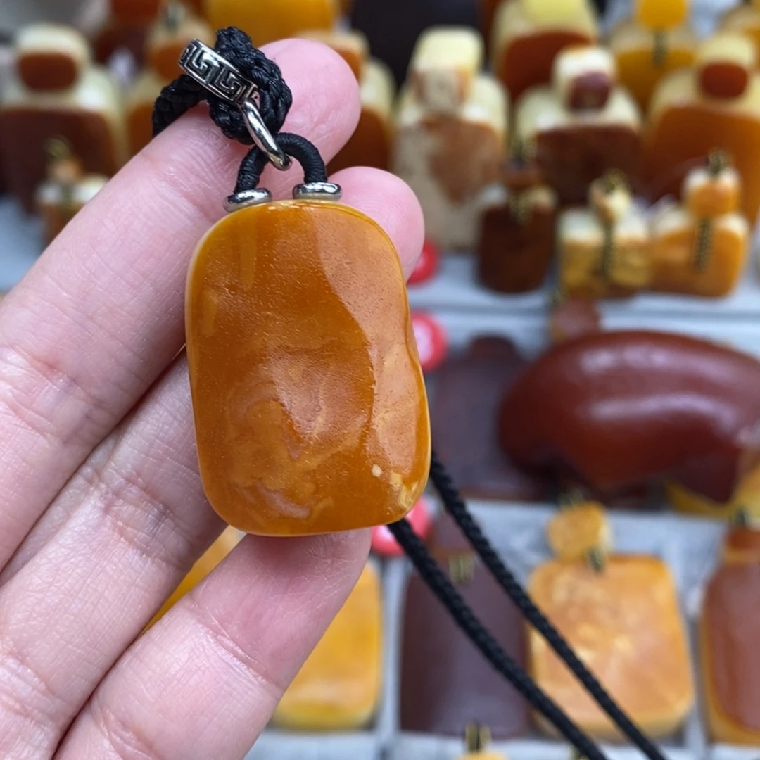 蜜蜡未镶嵌珠宝奇石