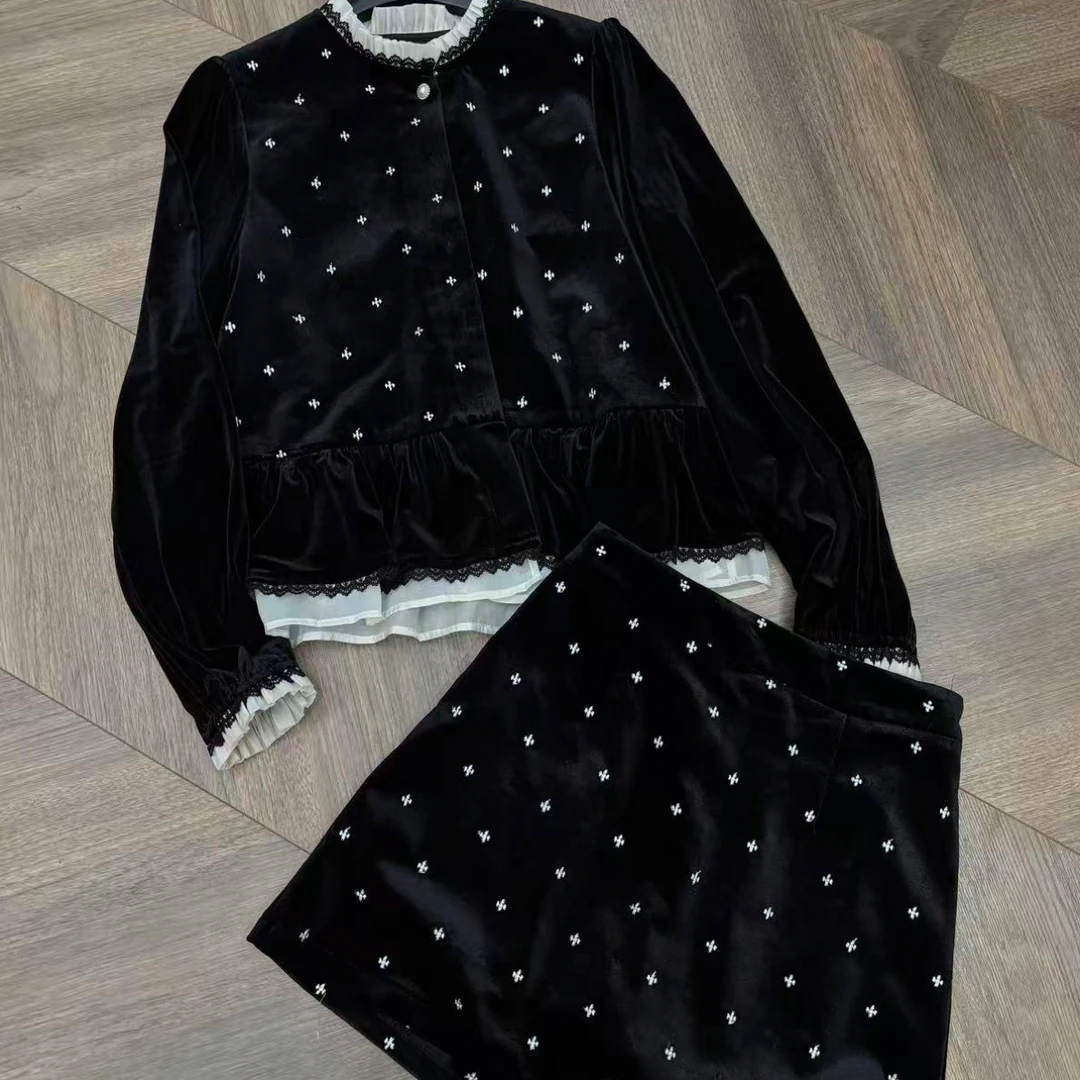 重工花边丝绒黑色刺绣套装