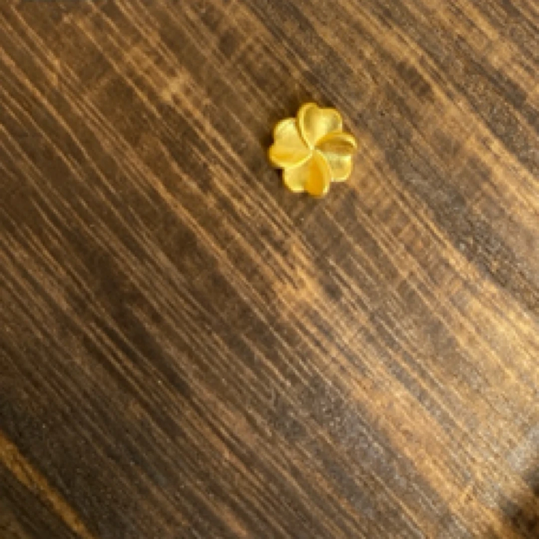 足金999花类通孔四叶草F021