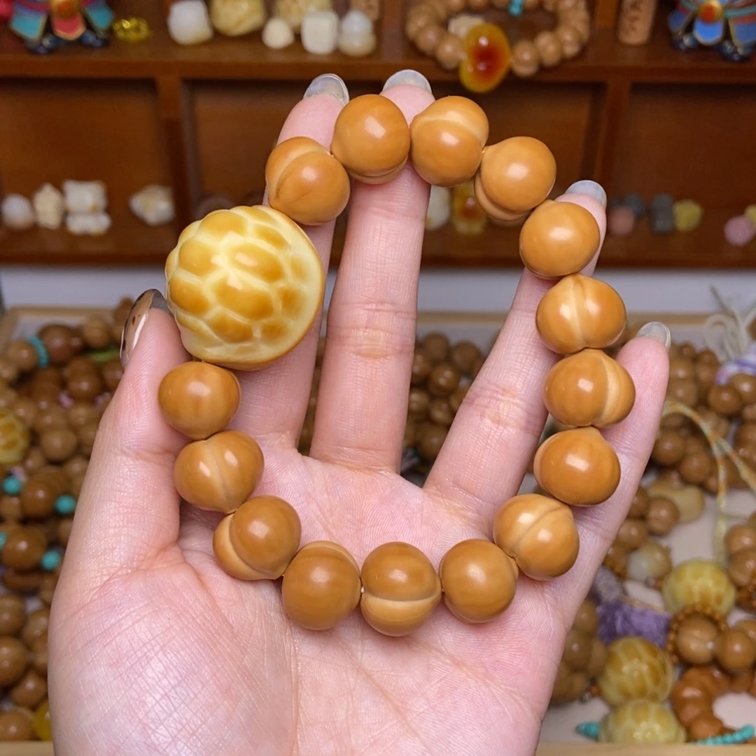 吊坠猴头核桃富甲柯基手串