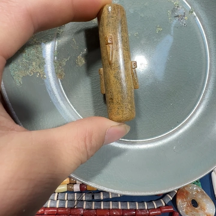 透闪石质玉未镶嵌挂件