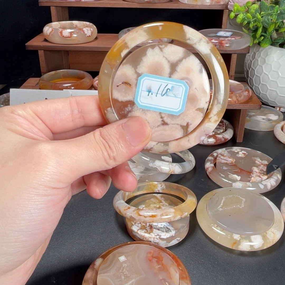 梦***菲玛瑙/玉髓未镶嵌手镯