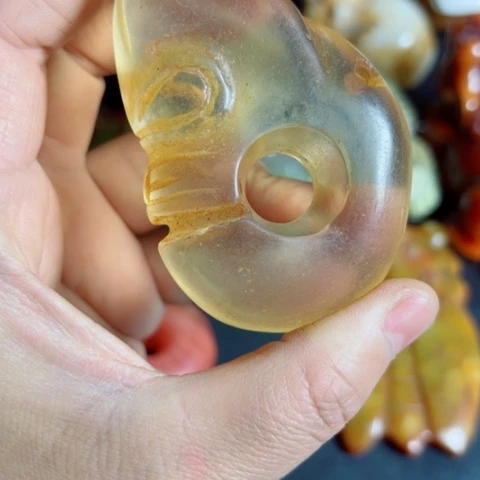 白玉菩提吊坠一个一个