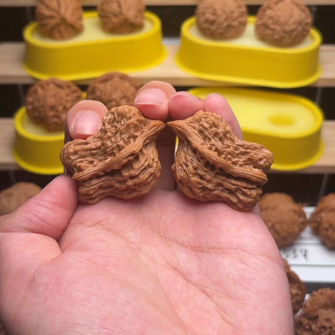 岚***文玩核桃把件小鸟561