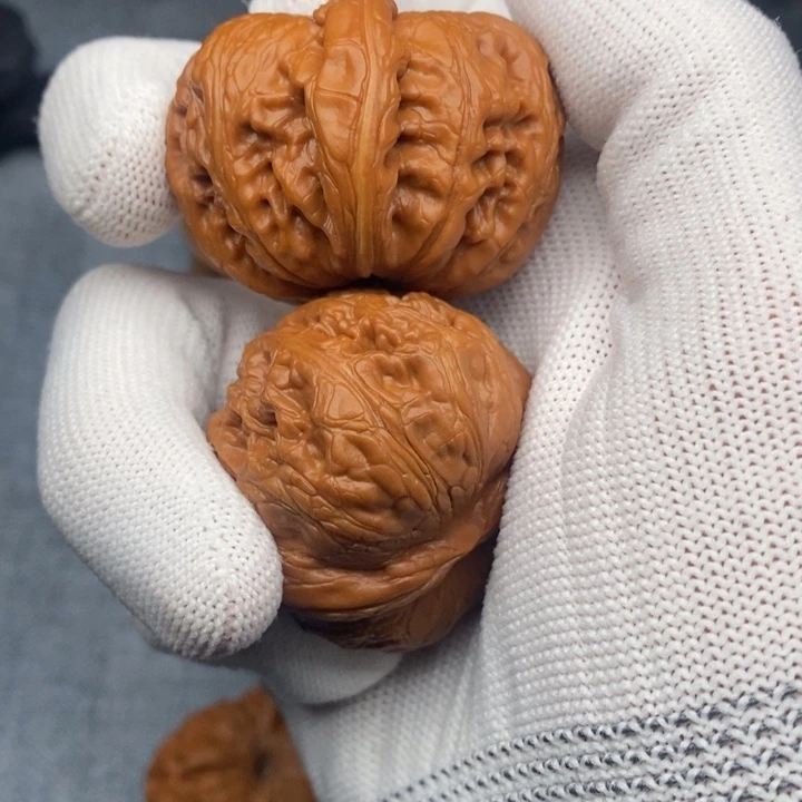 文玩核桃吊坠元宝