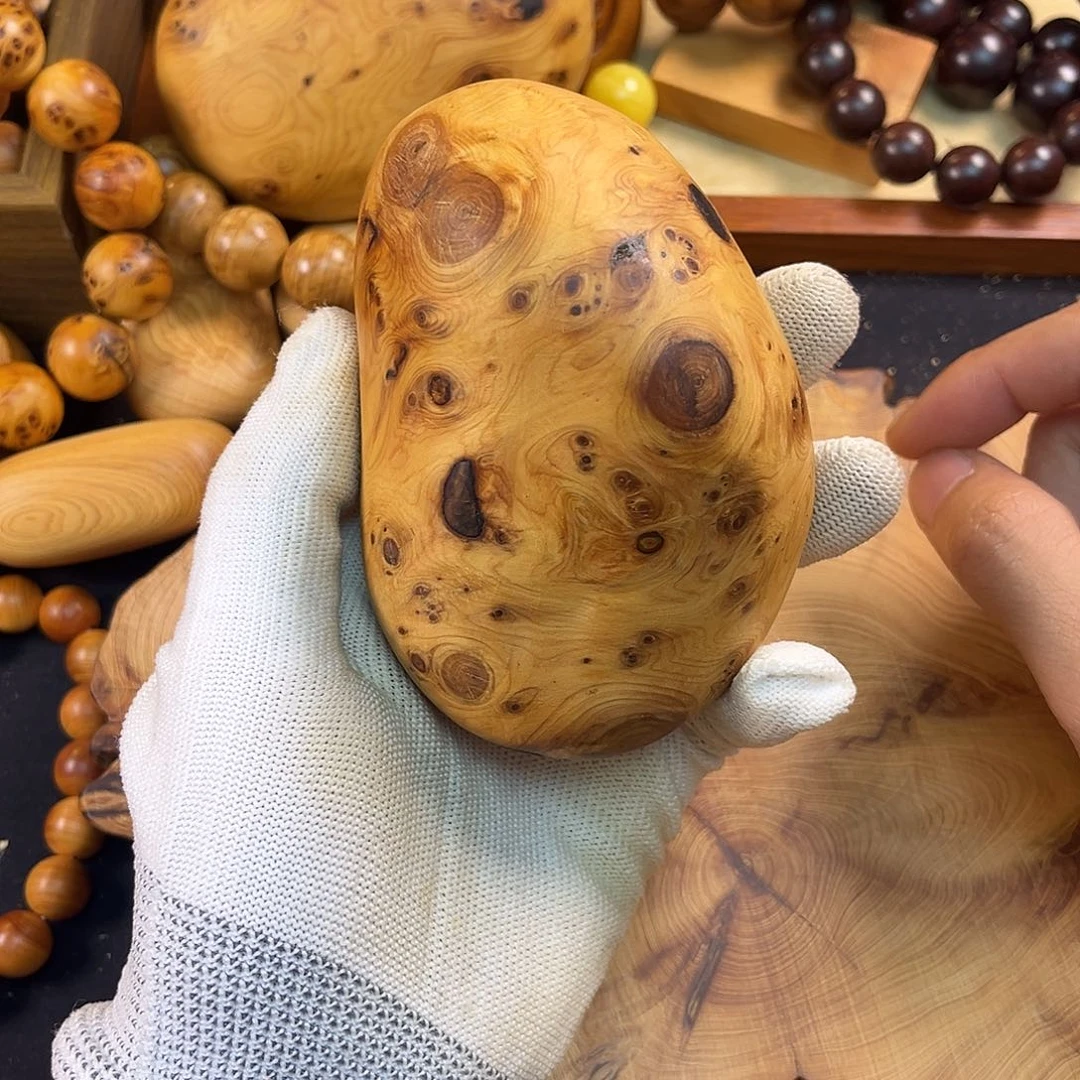 土***林柏木（崖柏）把件留疤大馒头