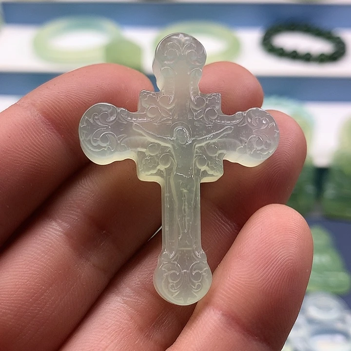 未镶嵌蛇纹石玉挂坠