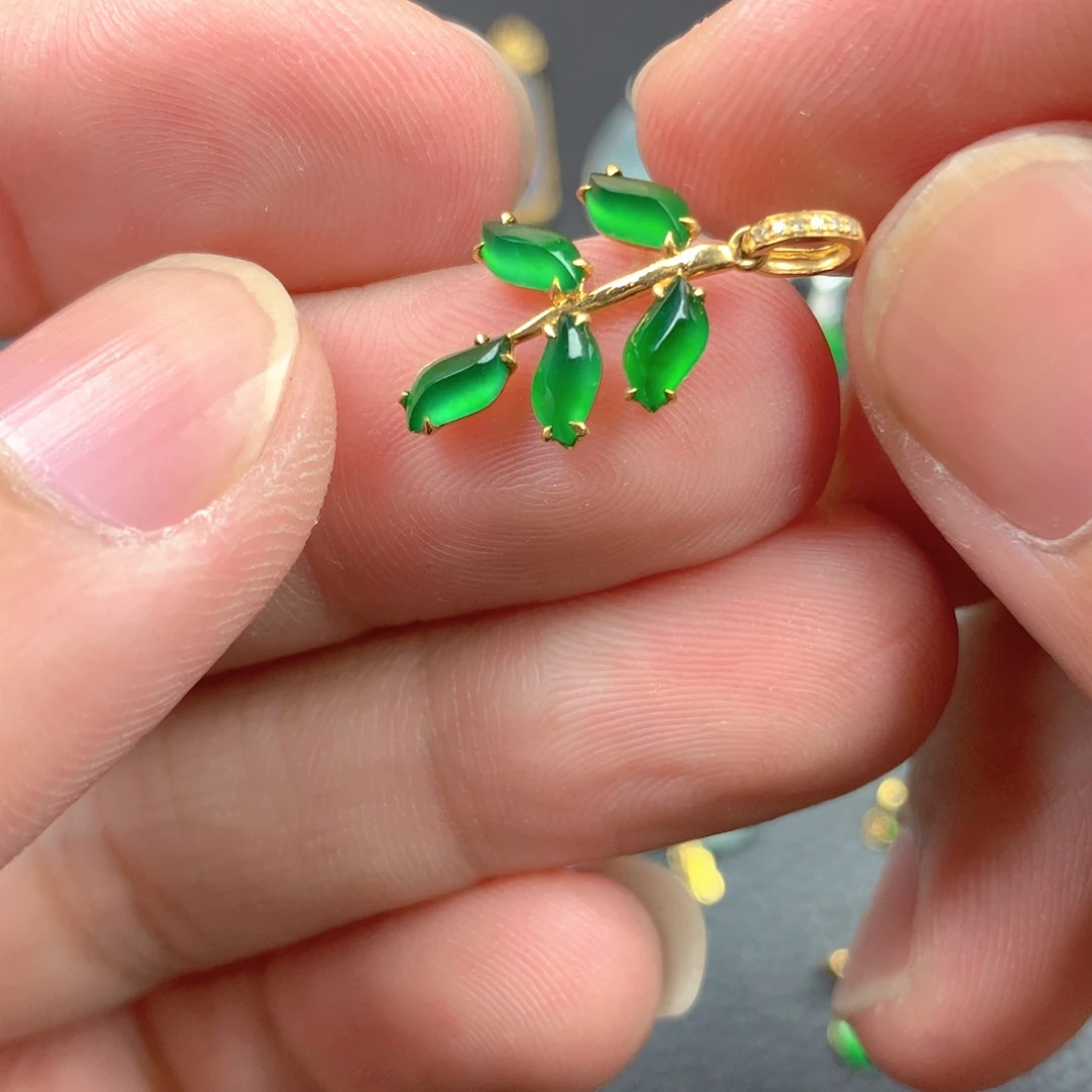 【闪购商品】翡翠18K金镶嵌颈饰翡翠