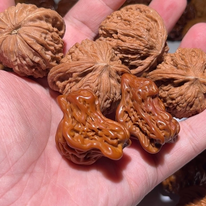 宝***爺文玩核桃把件狮子头核桃