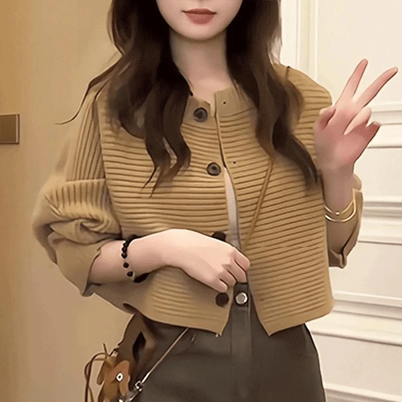 美拉德蝙蝠袖炸街针织衫外套女秋季新款2025爆款洋气时尚开衫上衣