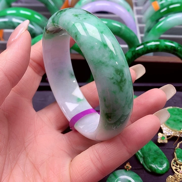 翡翠未镶嵌手镯翡翠