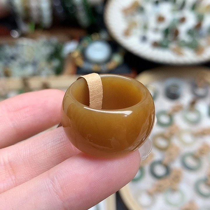 和田玉戒指未镶嵌金橘蜜糖