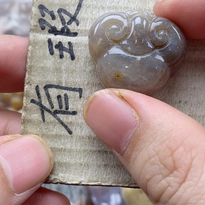 硅化珊瑚（珊瑚玉）未镶嵌颈饰前*小