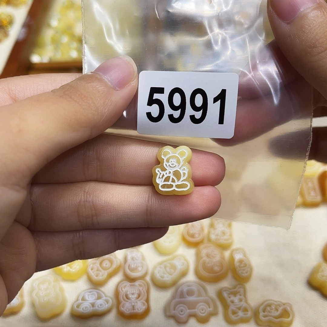 琥珀未镶嵌珠宝奇石