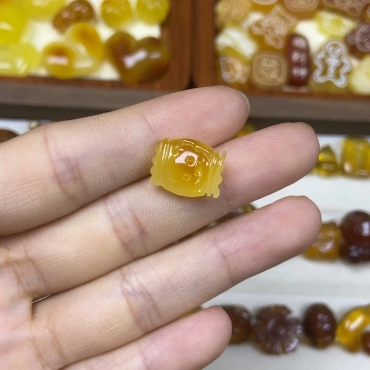 吊坠橄榄核糖果13