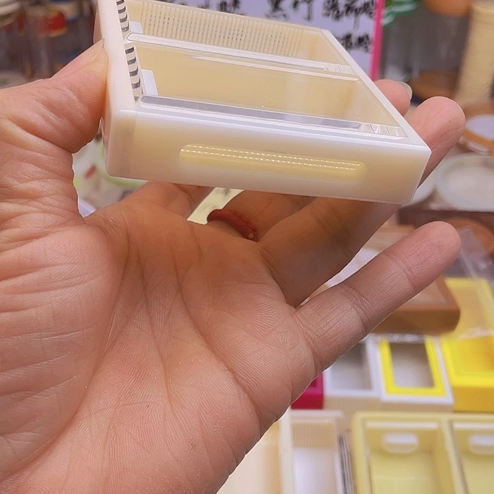 双格黄蛉盒多面音窗