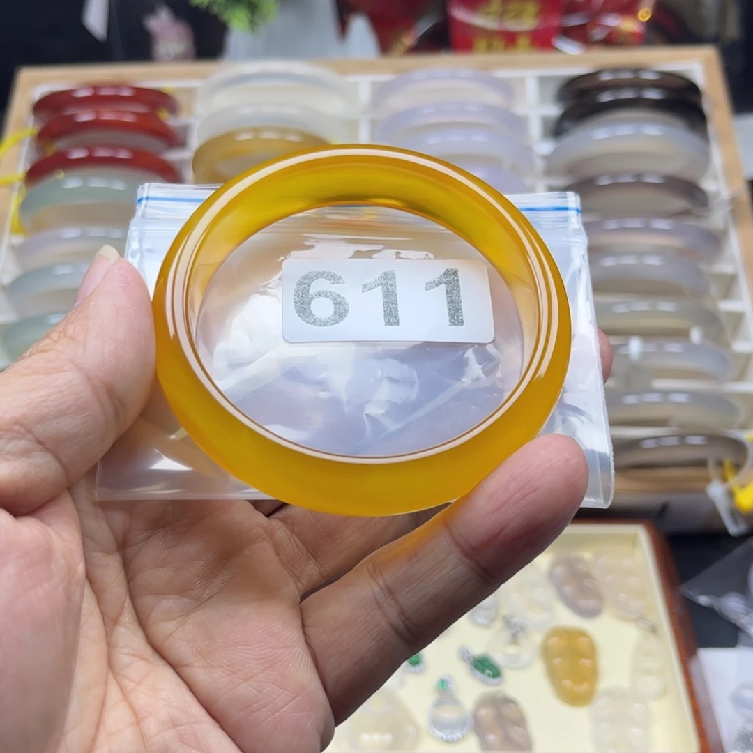 玛瑙/玉髓手镯未镶嵌61