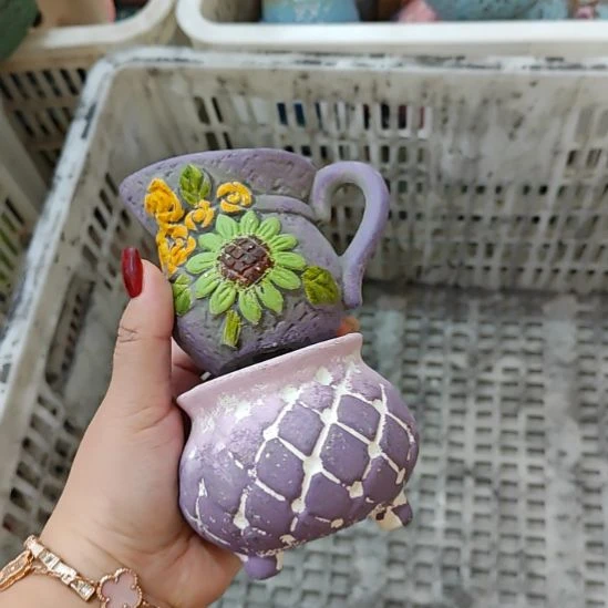 当场拍满15元发货不凑不发，花盆盆口不方不圆有针孔黑点是正常的，