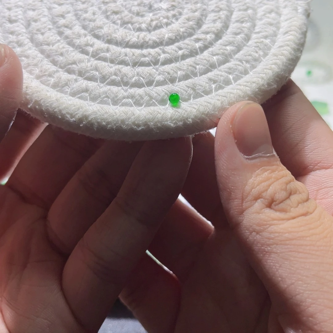 散珠翡翠哈****嘿裸石3mm