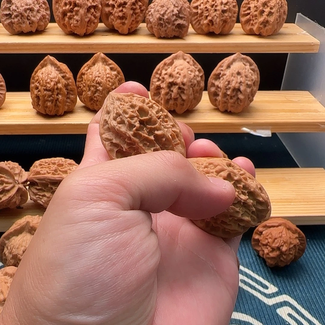 桃核吊坠鸡心异性