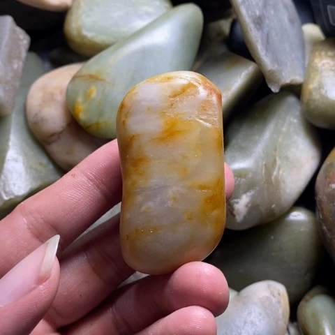 未镶嵌和田玉（糖玉）挂件