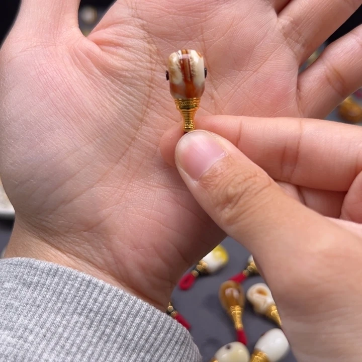 琥珀未镶嵌裸石9.2mm