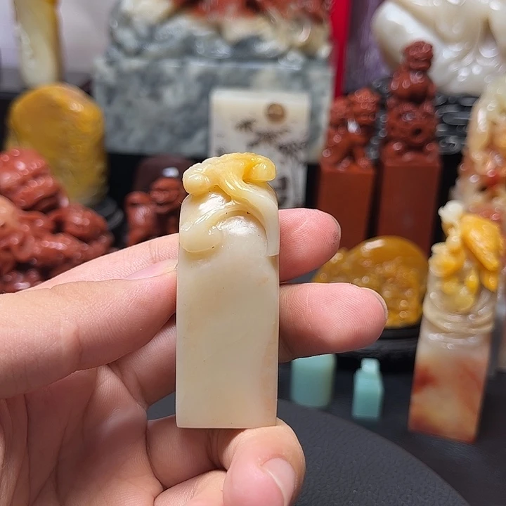 寿山石精品寿山石芙蓉老挝印章