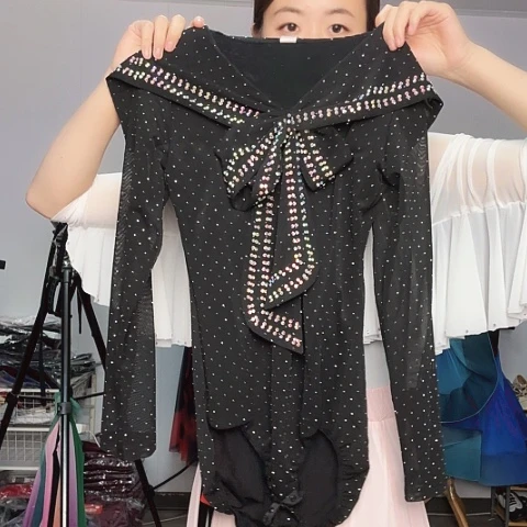 M。
