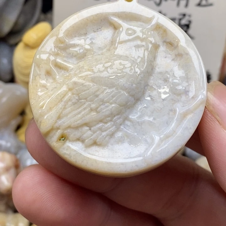 硅化珊瑚（珊瑚玉）未镶嵌颈饰