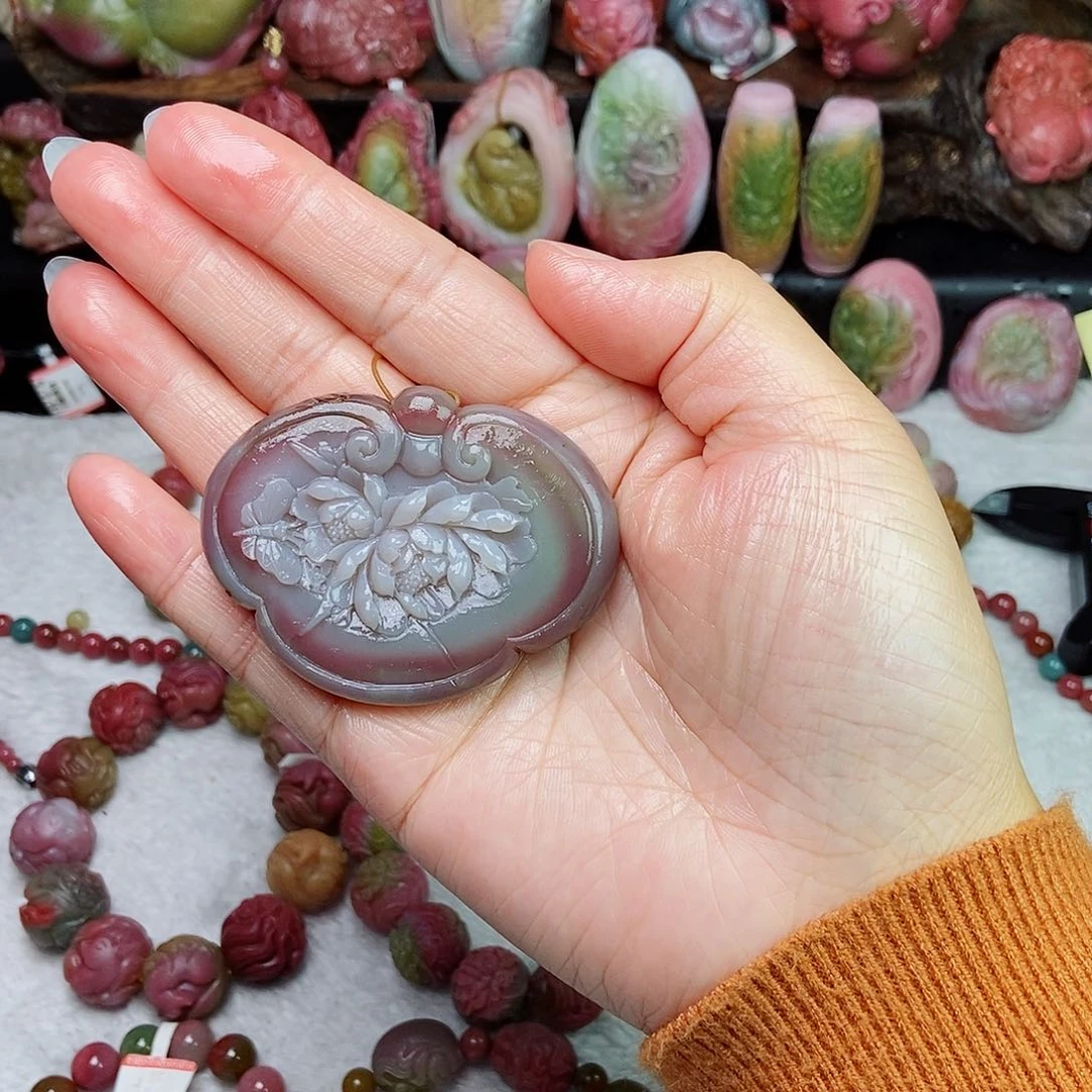 未镶嵌石英质玉（盐源）珠宝半成品