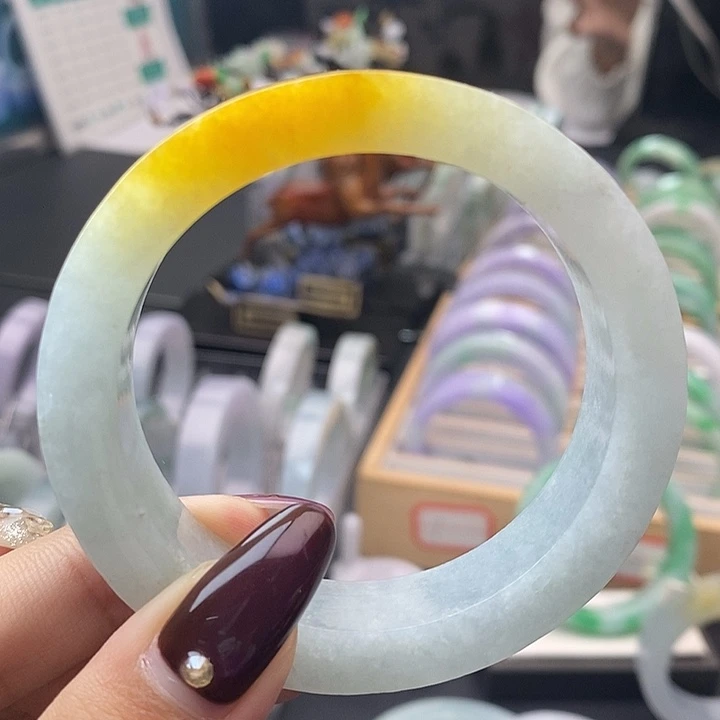 定制翡翠未镶嵌飘黄55