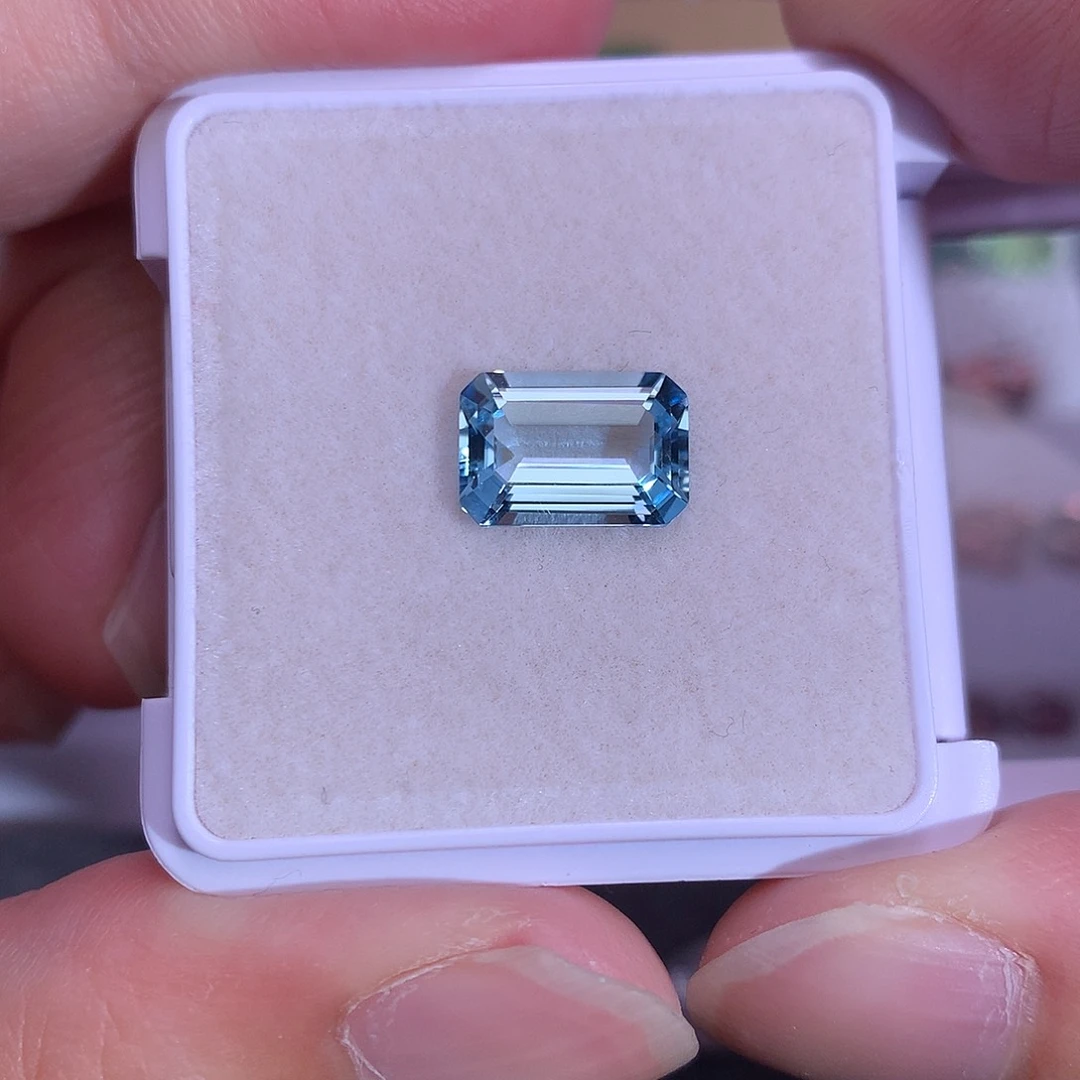 海蓝宝石笔搁未镶嵌2.7ct