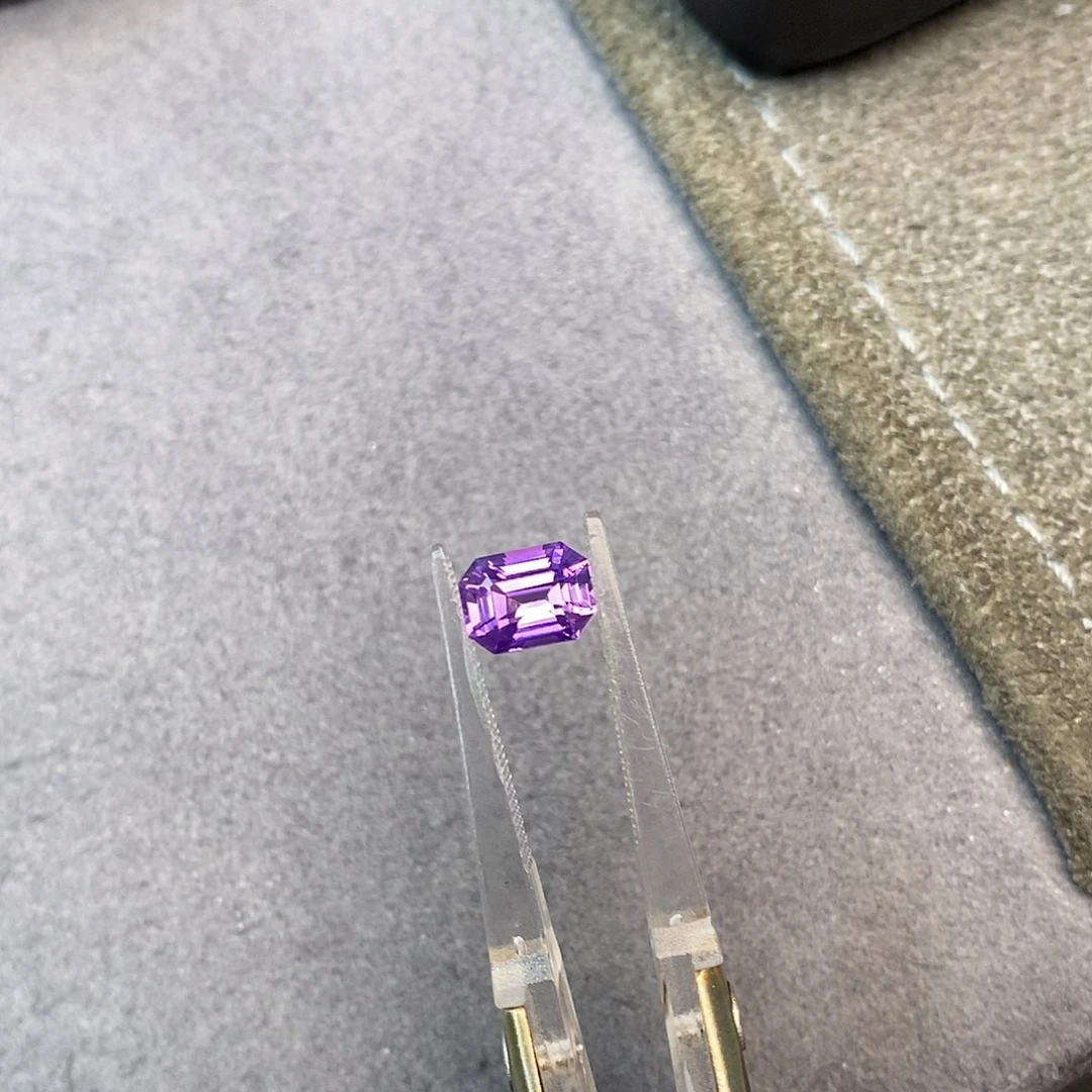 彩色蓝宝石裸石1.57ct 无烧薰衣草