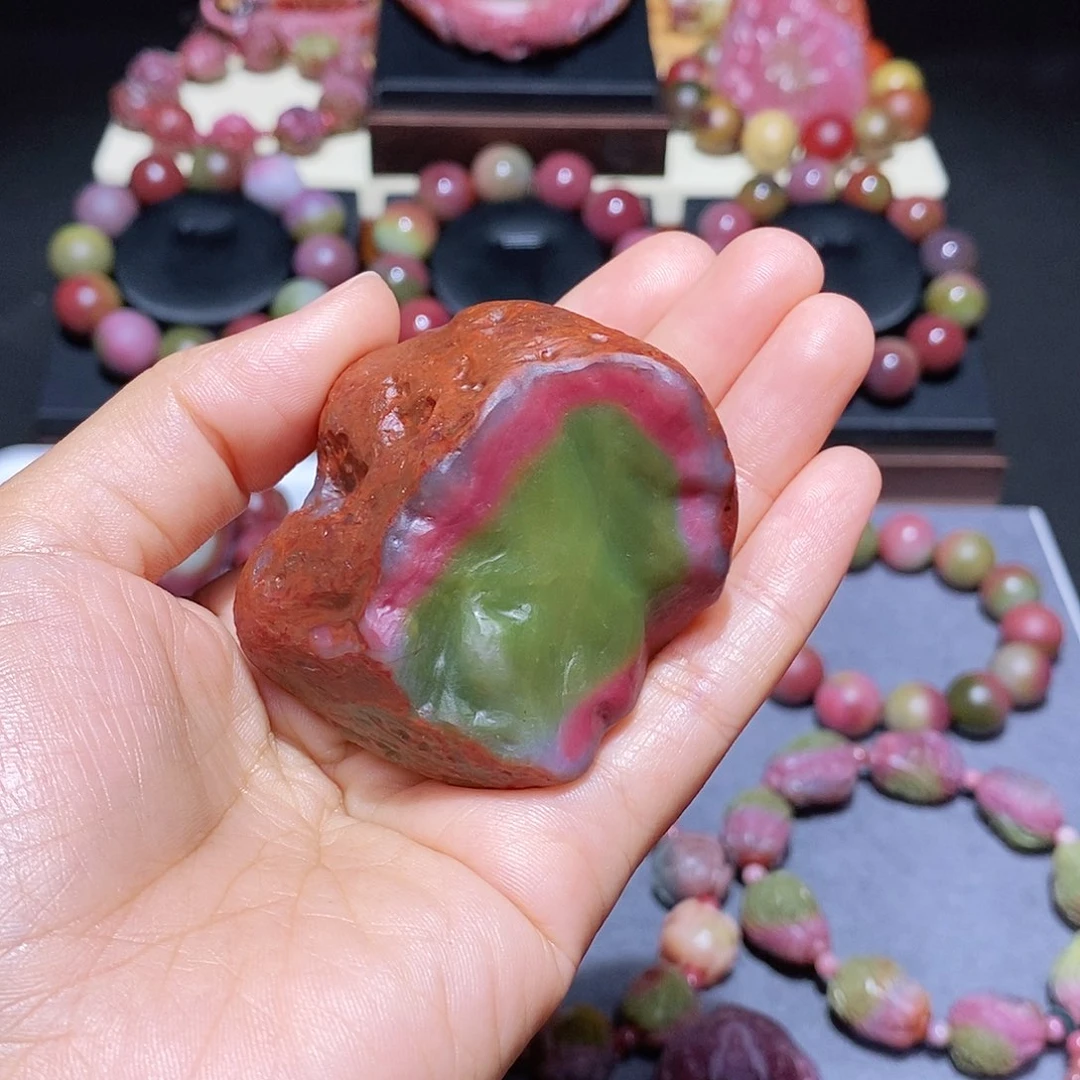 纳***川玛瑙/玉髓未镶嵌盐源玛瑙西瓜原石