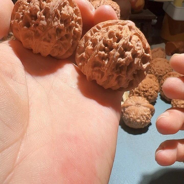 文玩核桃把件三角白42