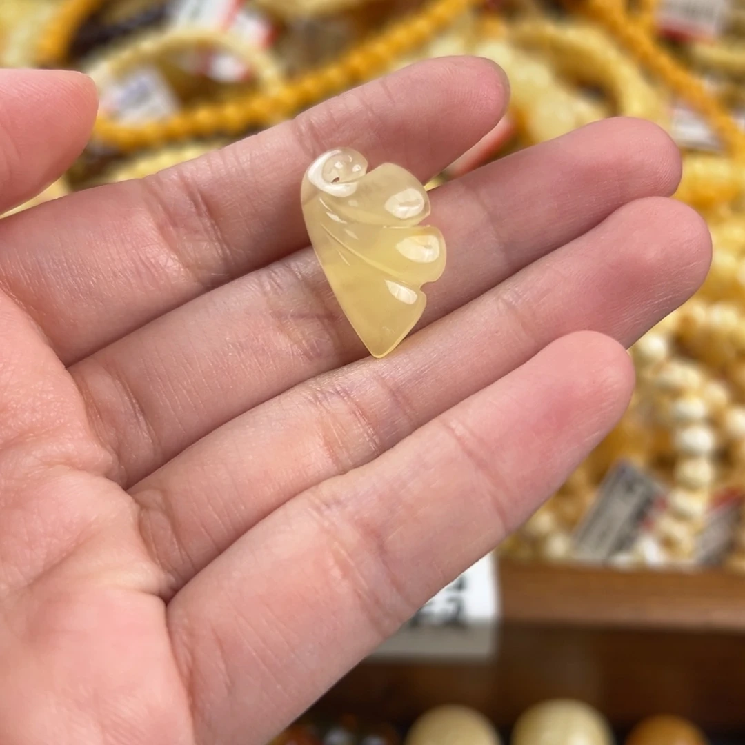 琥珀未镶嵌珠宝奇石