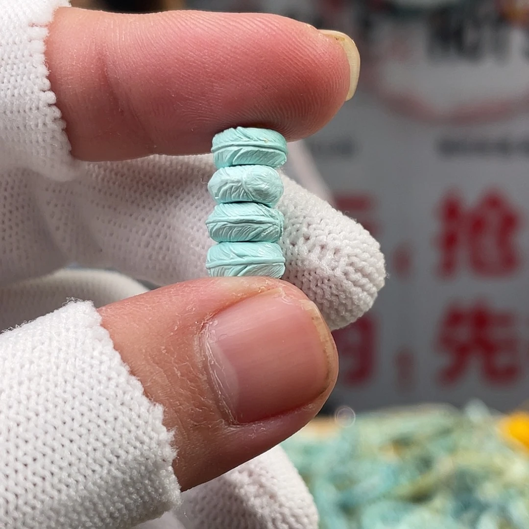 绿松石未镶嵌挂件