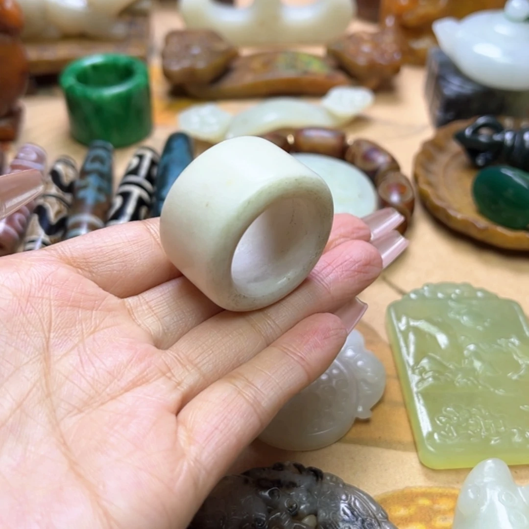 【闪购商品】蛇纹石玉颈饰未镶嵌