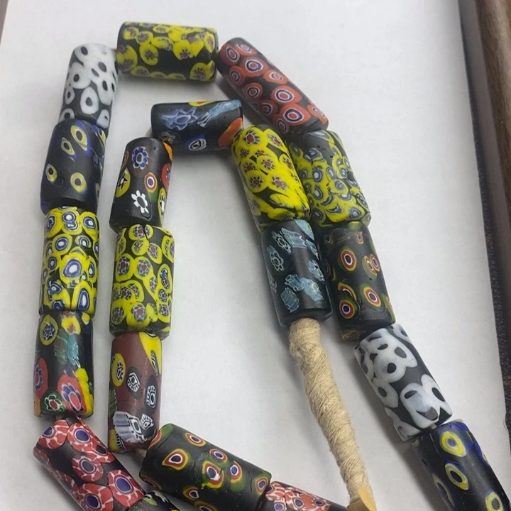 颈饰琉璃尼泊尔千花管