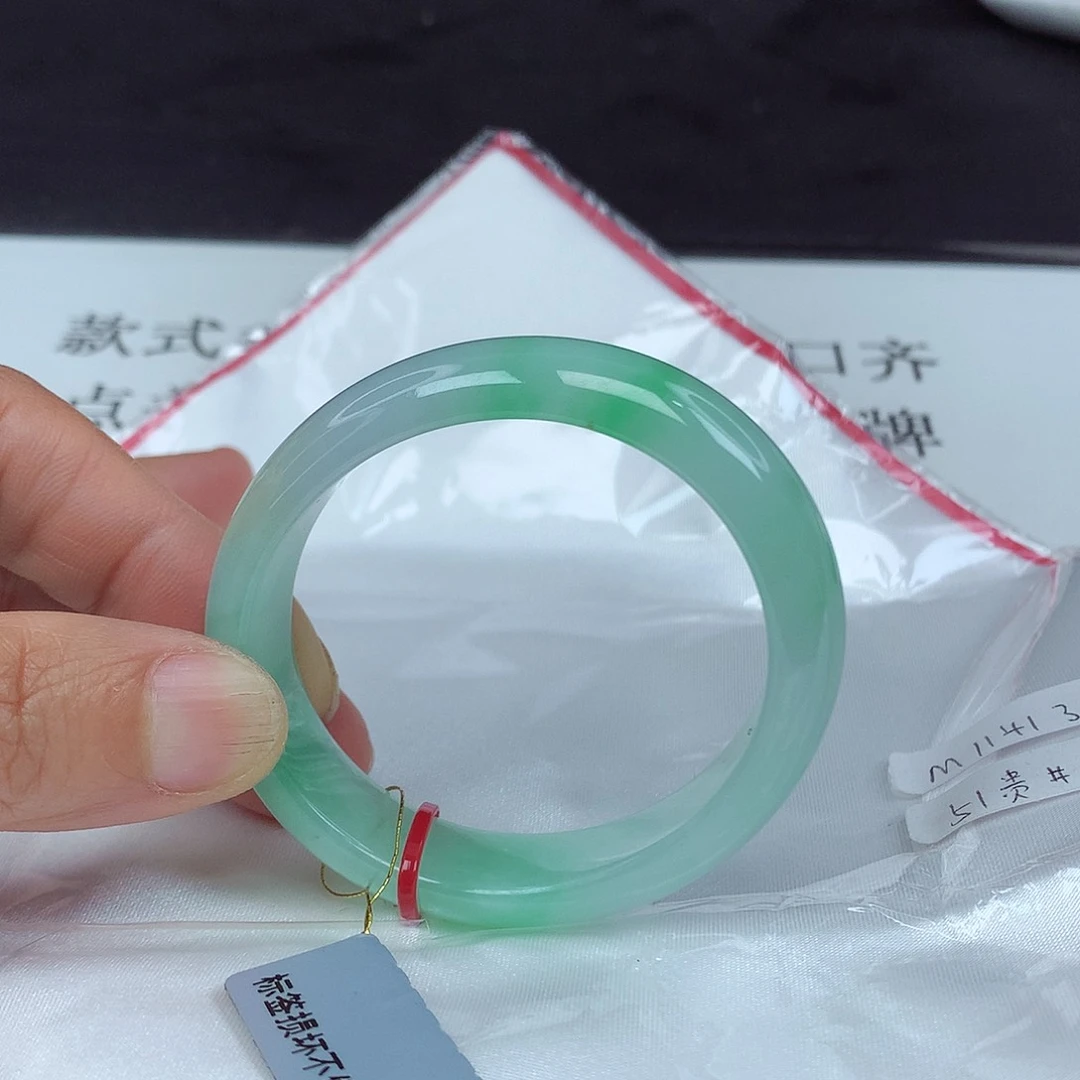 翡翠手镯未镶嵌51贵4137