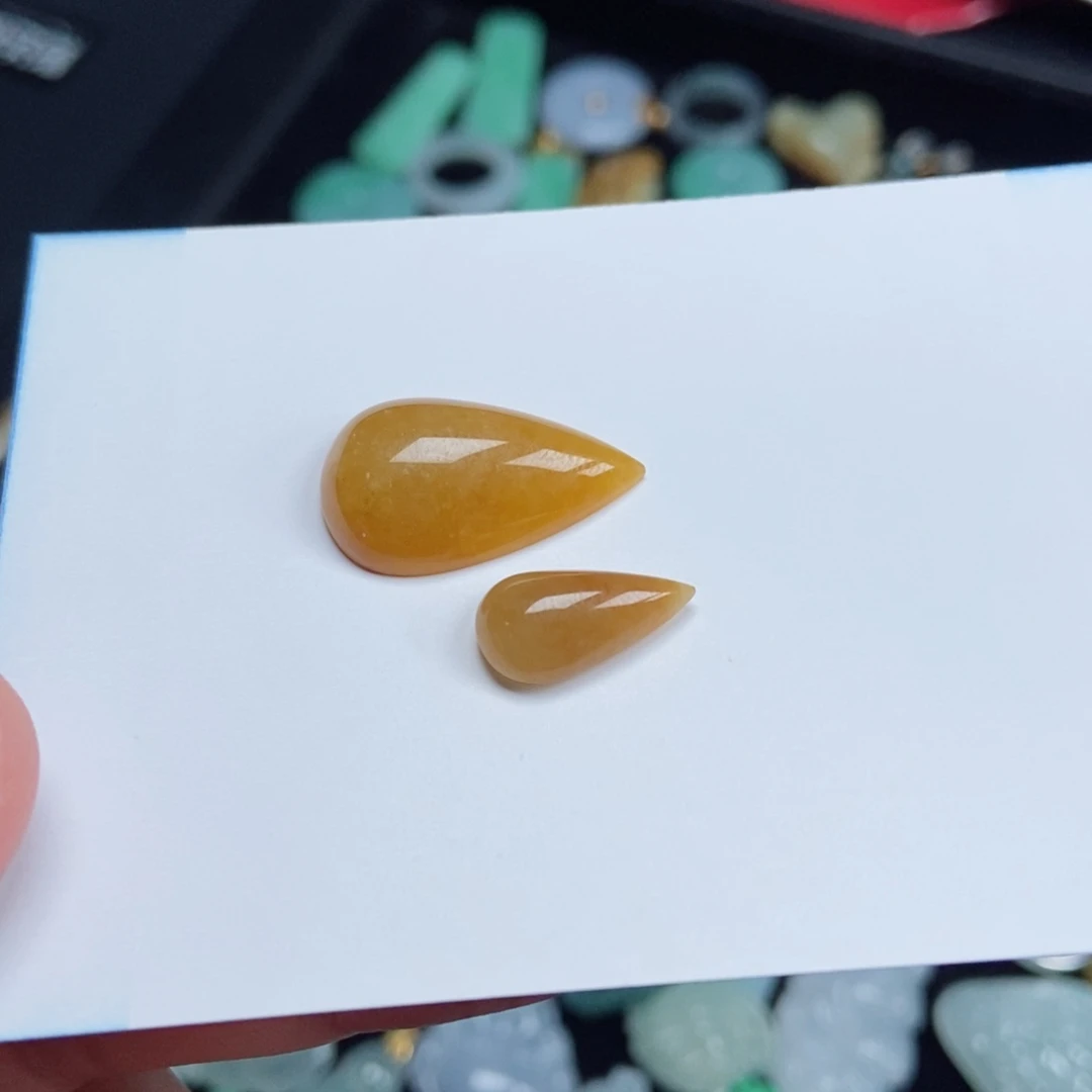 翡翠颈饰未镶嵌楷*