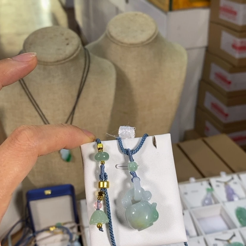 【闪购商品】颈饰未镶嵌翡翠即*