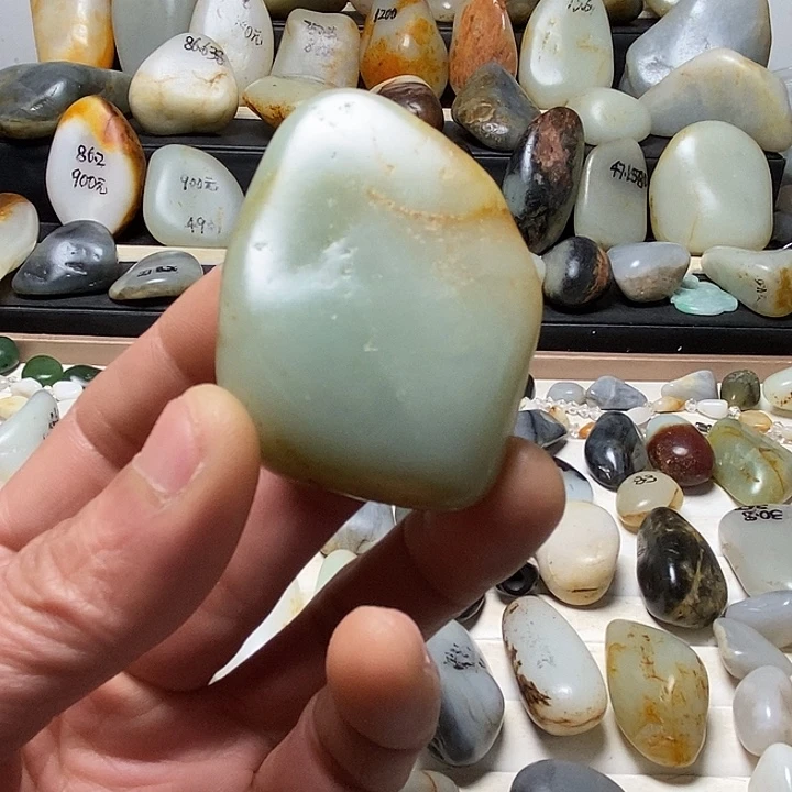 和田玉未镶嵌颈饰吊坠