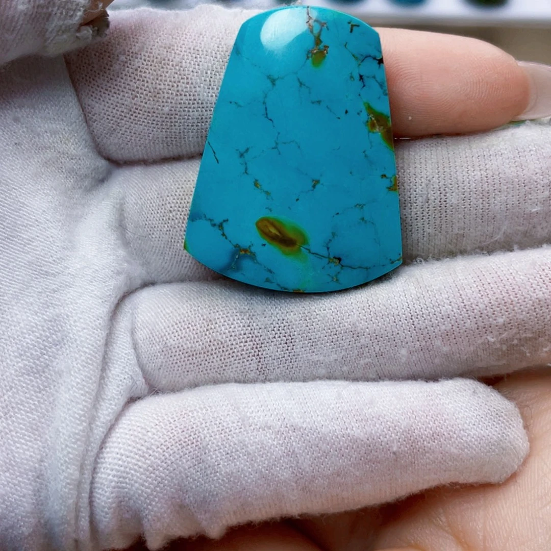 绿松石未镶嵌饰品