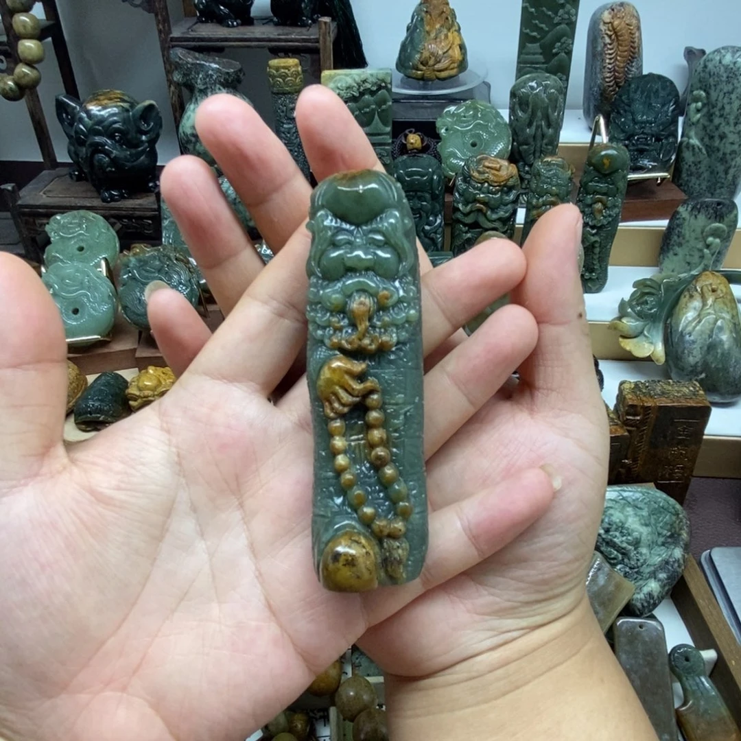 未镶嵌岫岩河磨玉（透闪石质玉）把件天***膀