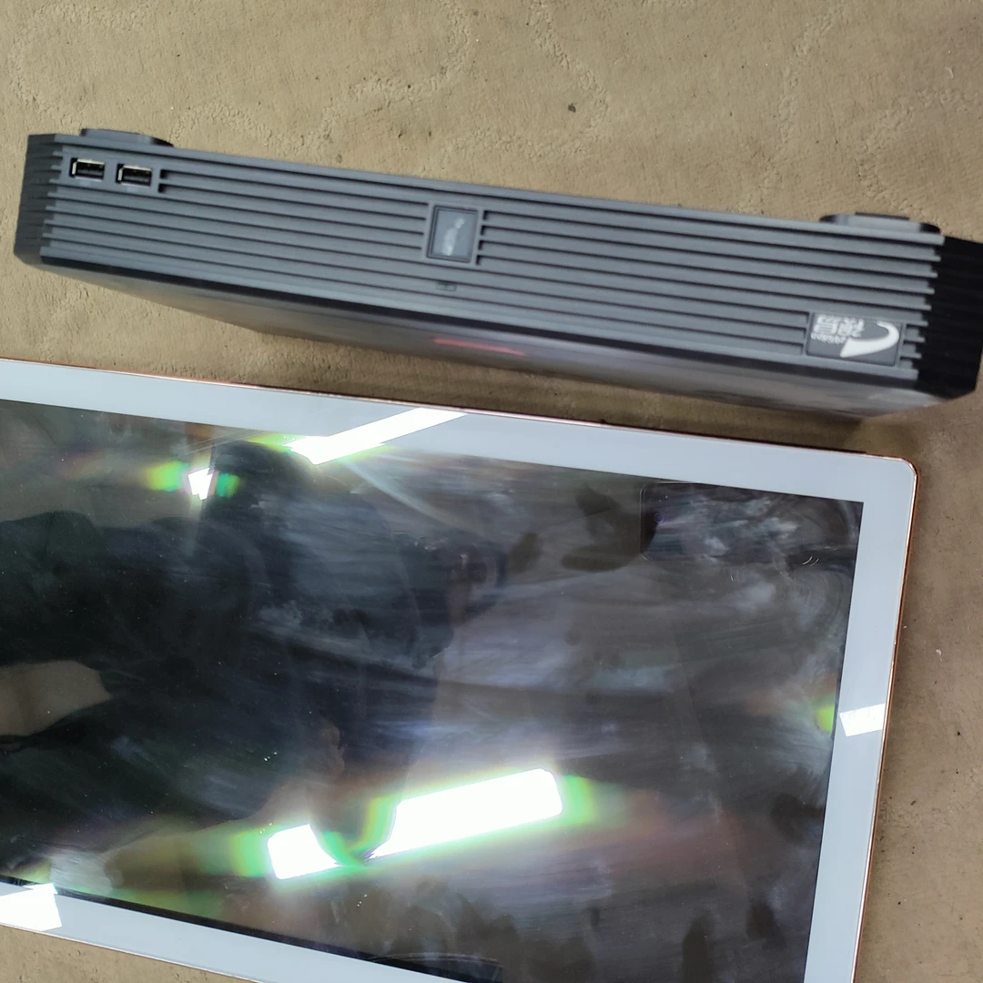 9新  视易分体点歌机一套，D68M，21.5寸屏幕，2t，不包邮